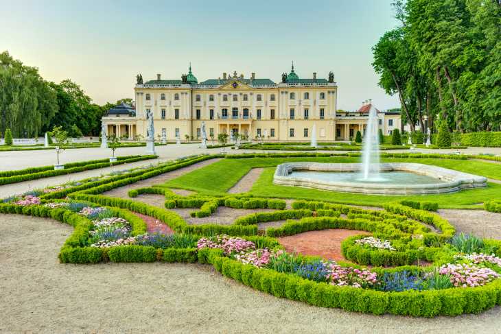 Pałac Branickich i ogród w Białymstoku.  Fot. Adobe Stock / BajeczneObrazy.pl
